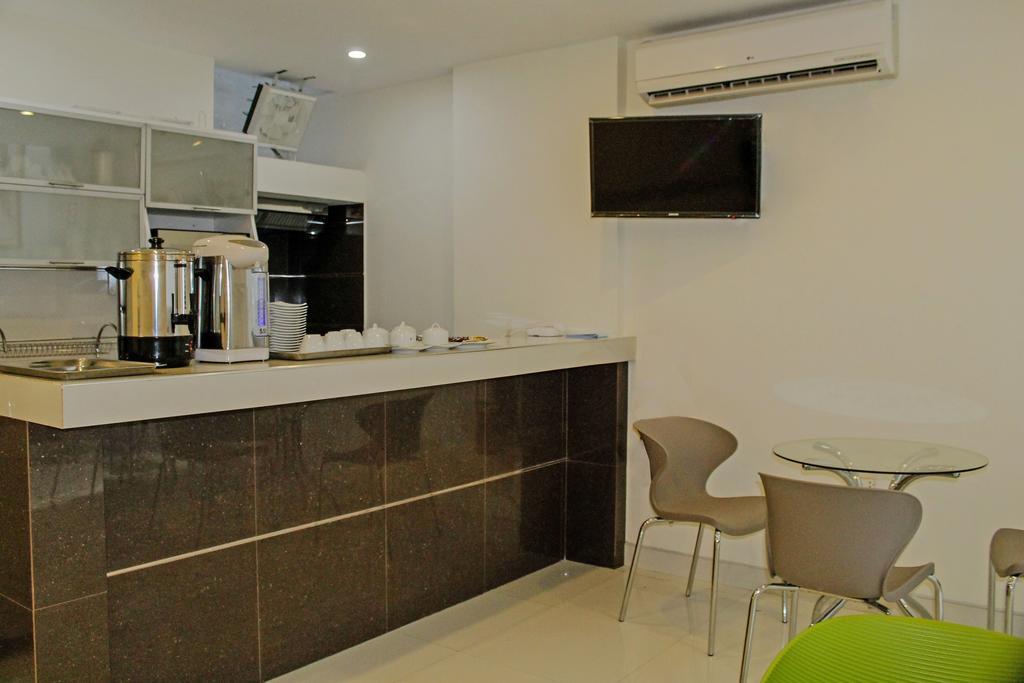 Bora Hotel Икитос Экстерьер фото